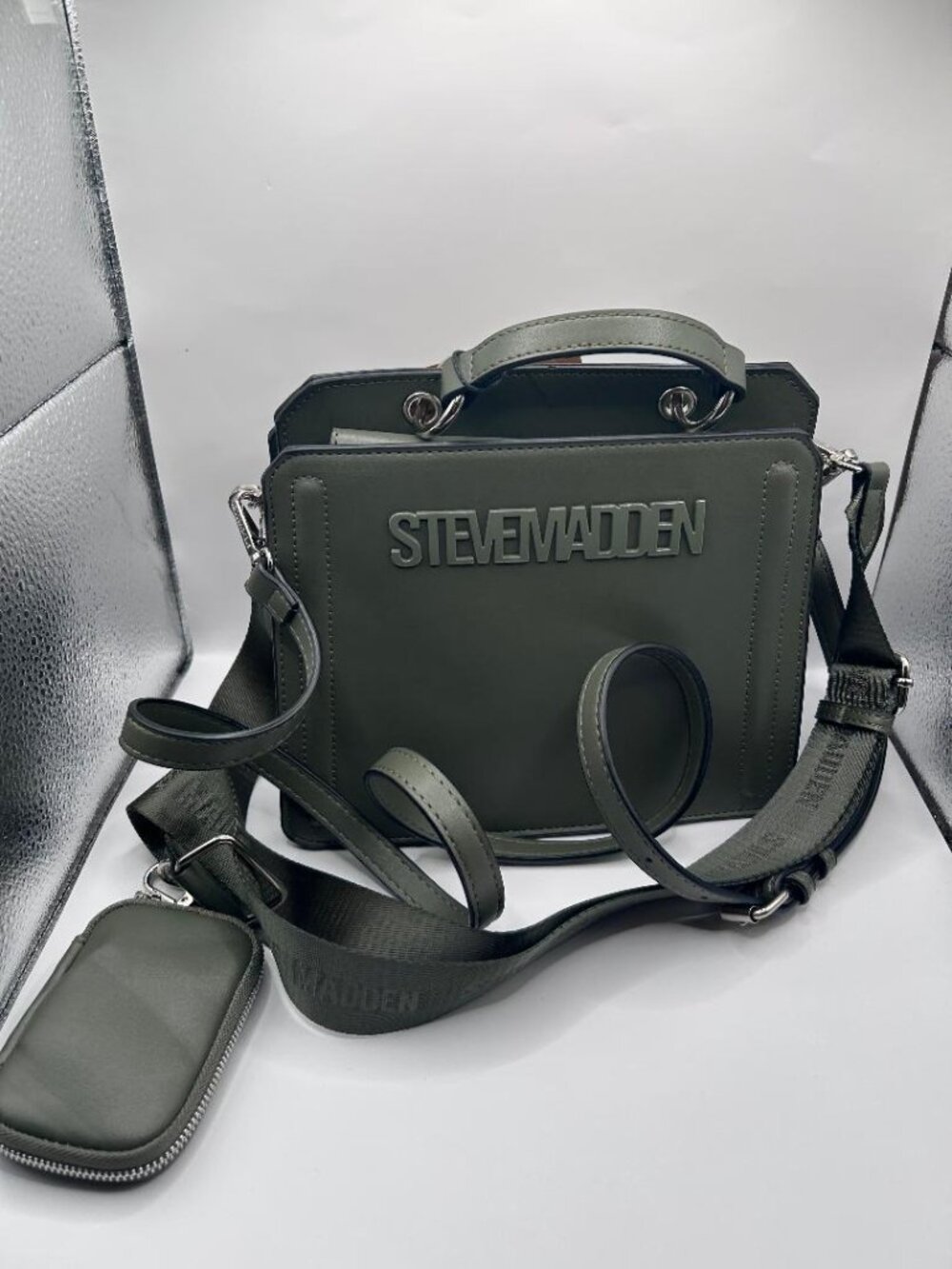 Juniper Steve Madden Bevelyn Crossbody bag with Airpod Pouch